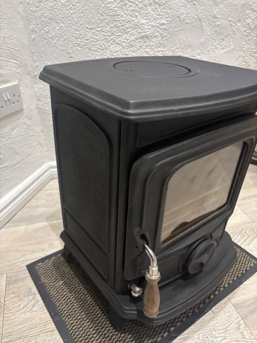 Oisin stove - Image 1