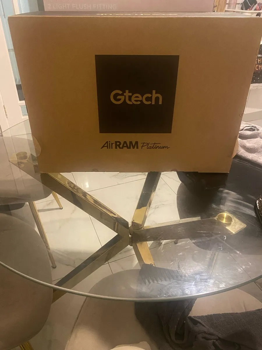 Top of the line cordless vacuum - Image 3