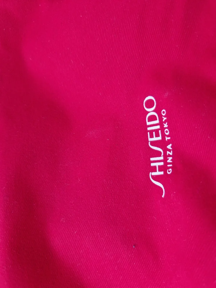 Shiseido and Elizabeth Arden bags - Image 3