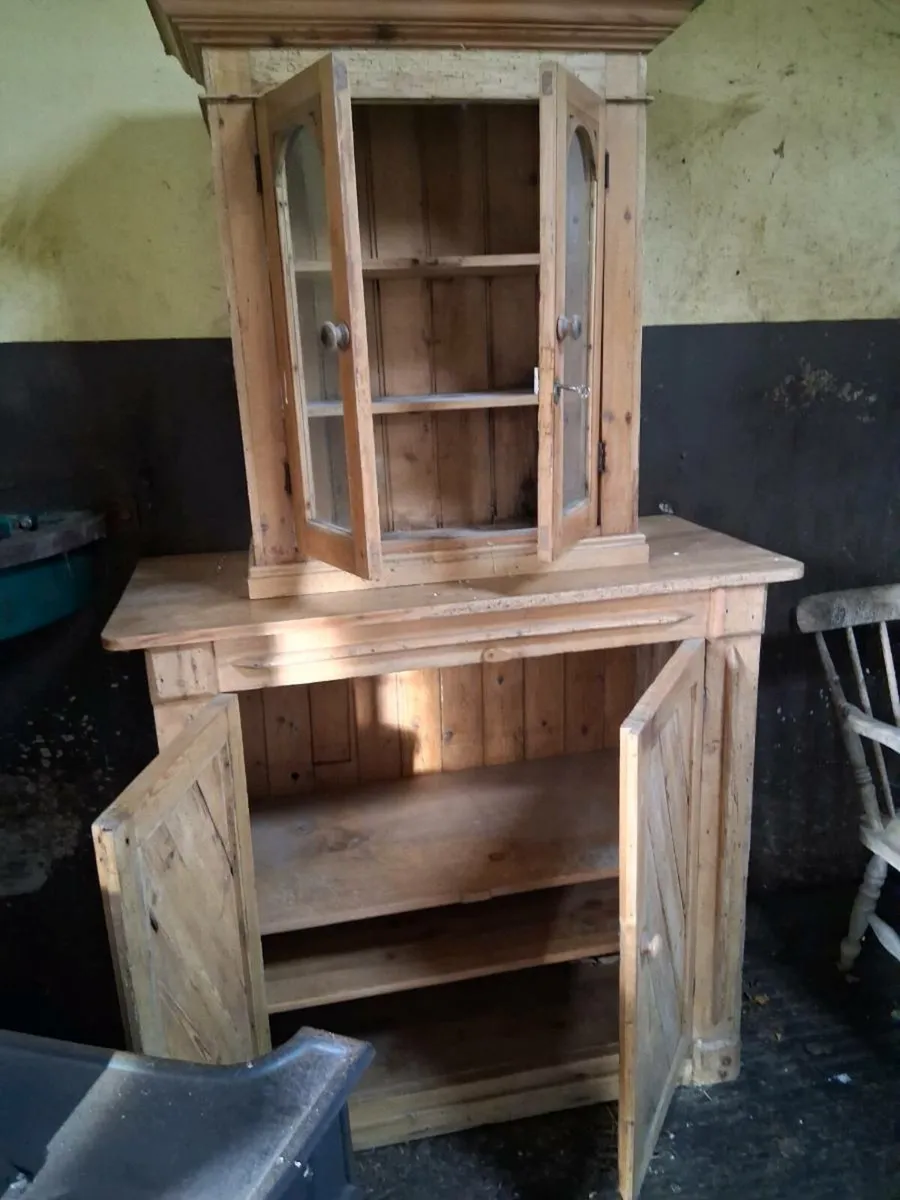 Pine dresser - Image 2