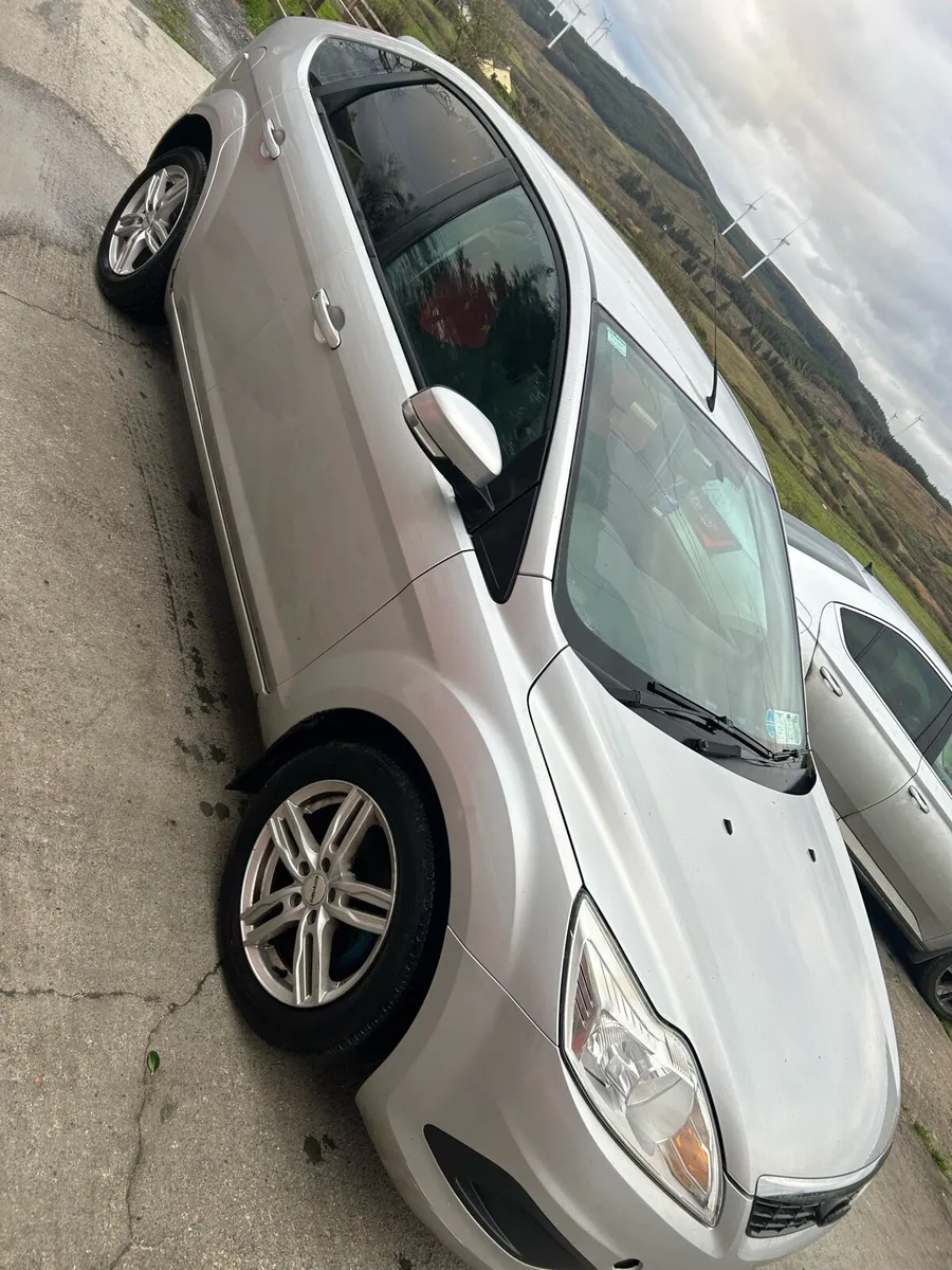 Ford Focus - Image 2