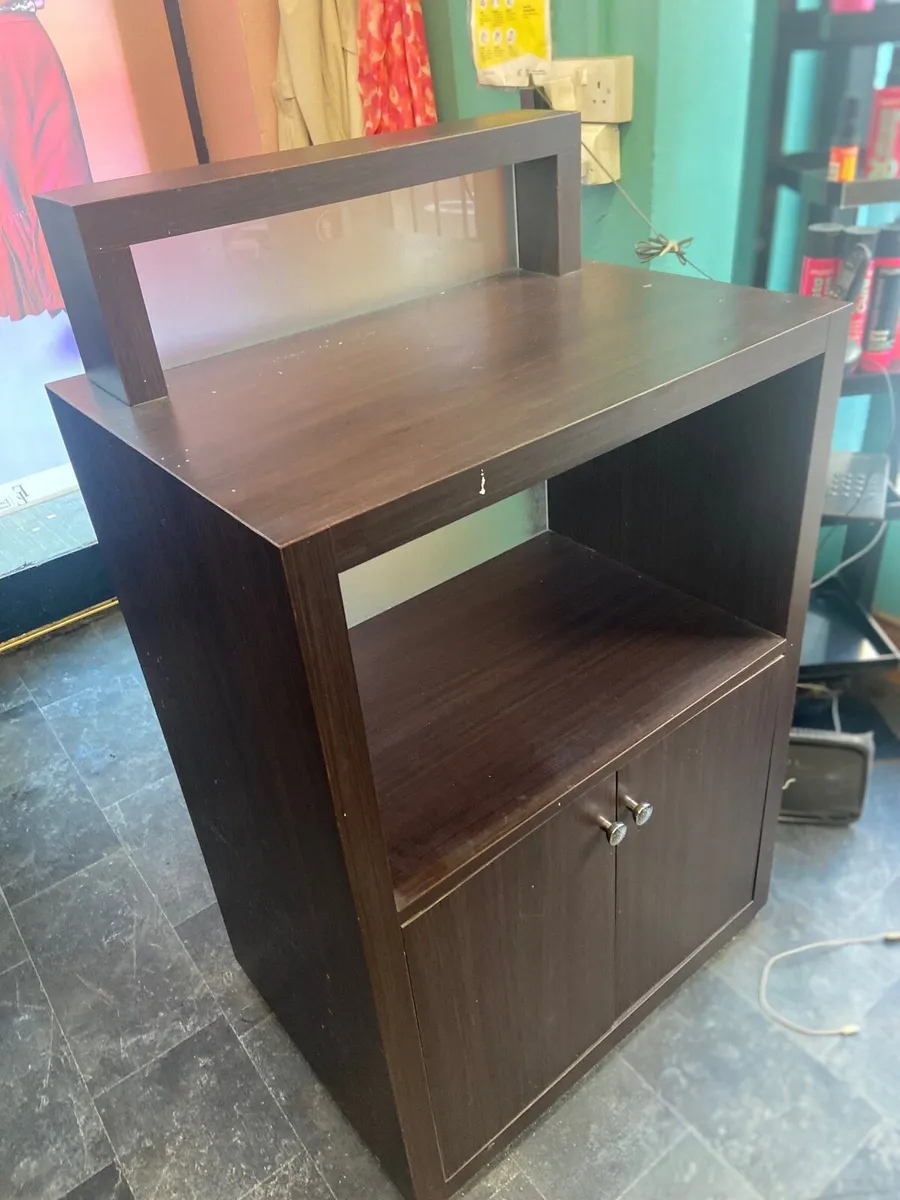 Hairdressing furniture. - Image 3