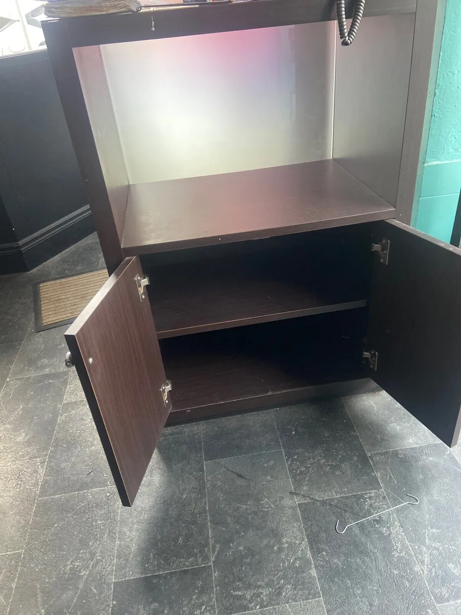 Hairdressing furniture. - Image 4