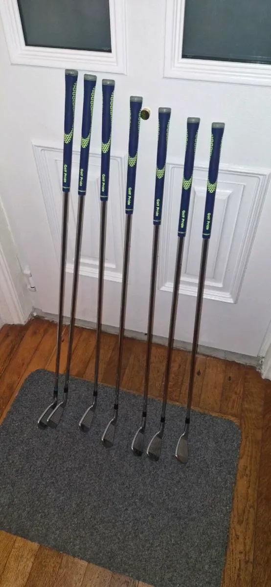 Taylormade RSI 1 irons, 4 to PW project x 6.5 - Image 1