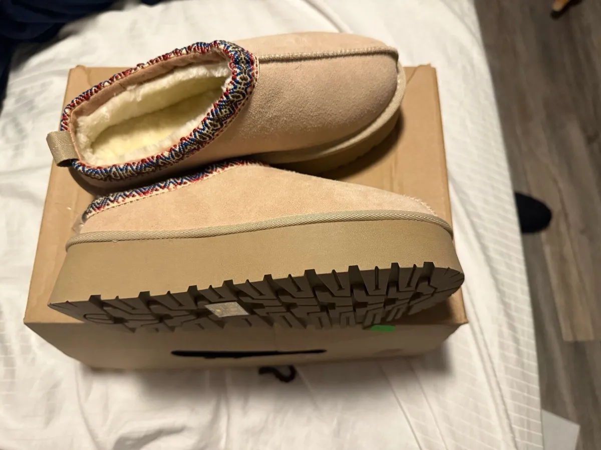 Woman’s fleece lined slip on shoes - Image 3