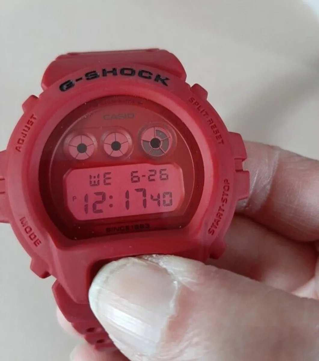 Brand new G Shock DW-6935C-4ER 35th anniversary - Image 4