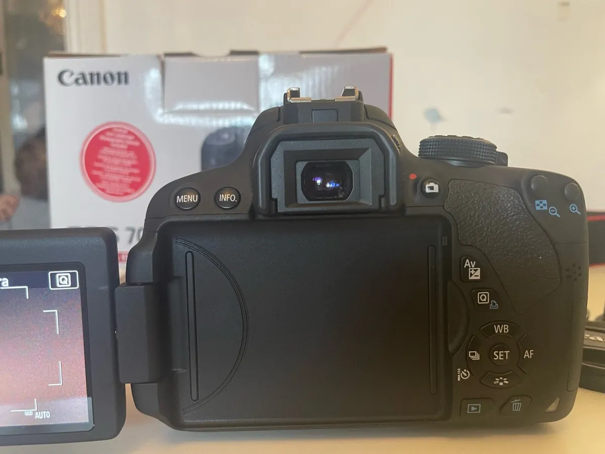 Canon 700D camera - Image 1