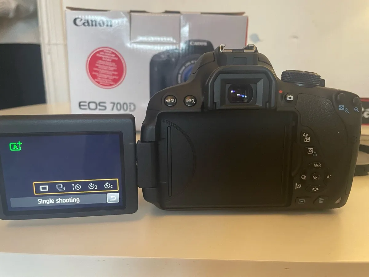 Canon 700D camera - Image 2