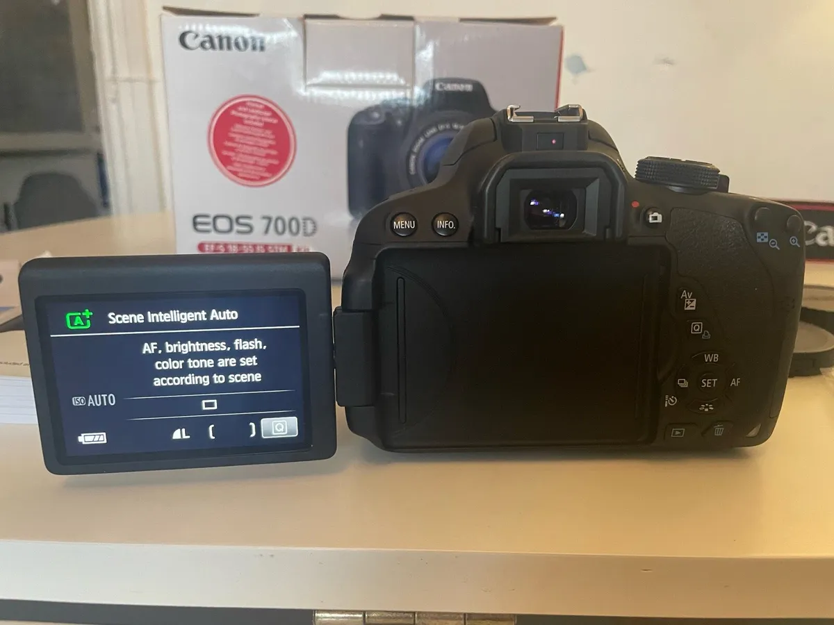 Canon 700D camera - Image 3