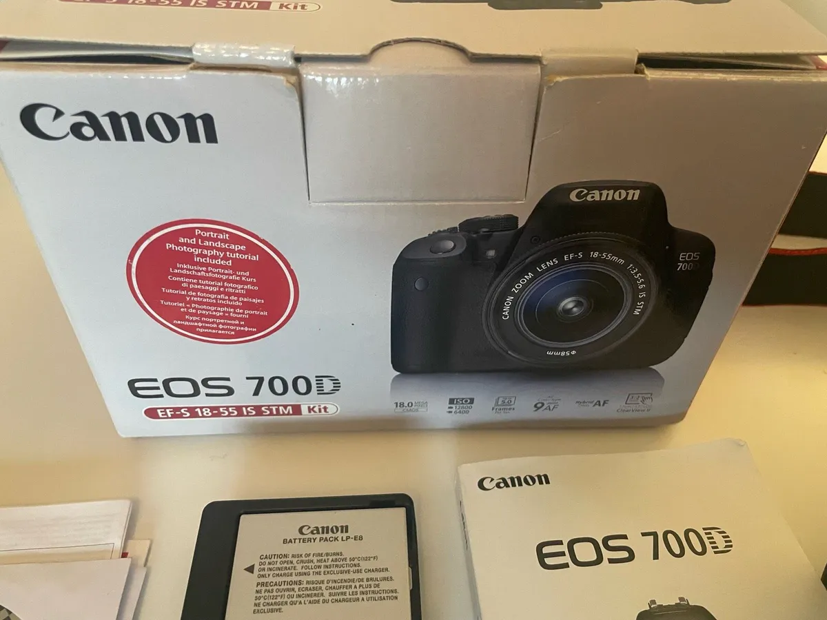 Canon 700D camera - Image 4