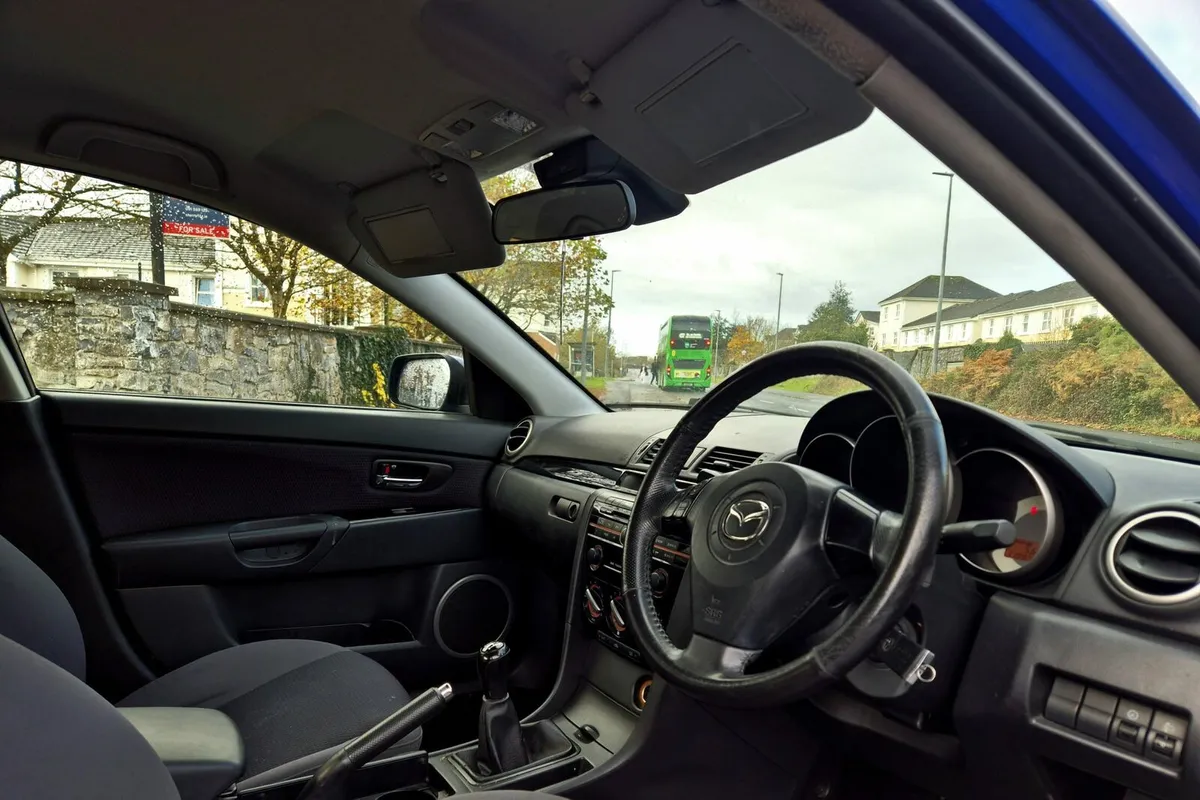 2009 mazda 3 - Image 4