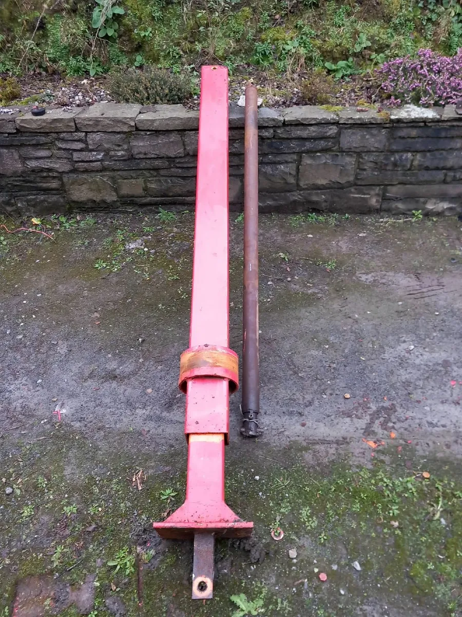 Hydraulic Ram & Mast - Image 2