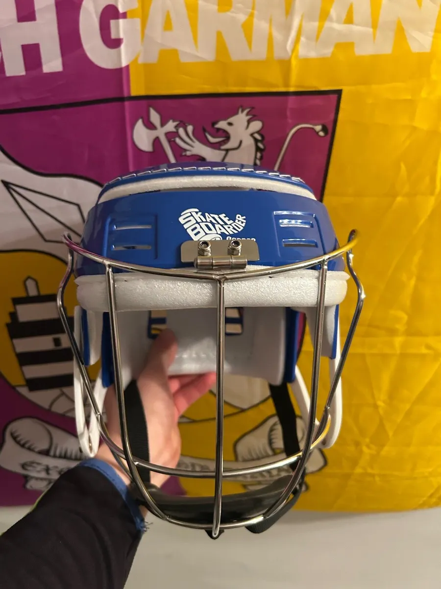 Retro oldstyle hurling helmets - Image 4