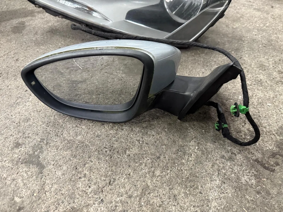 Bumper, headlights, Mirrors for VW Passat 2013 - Image 4