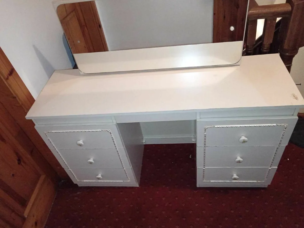 Dressing table - Image 2