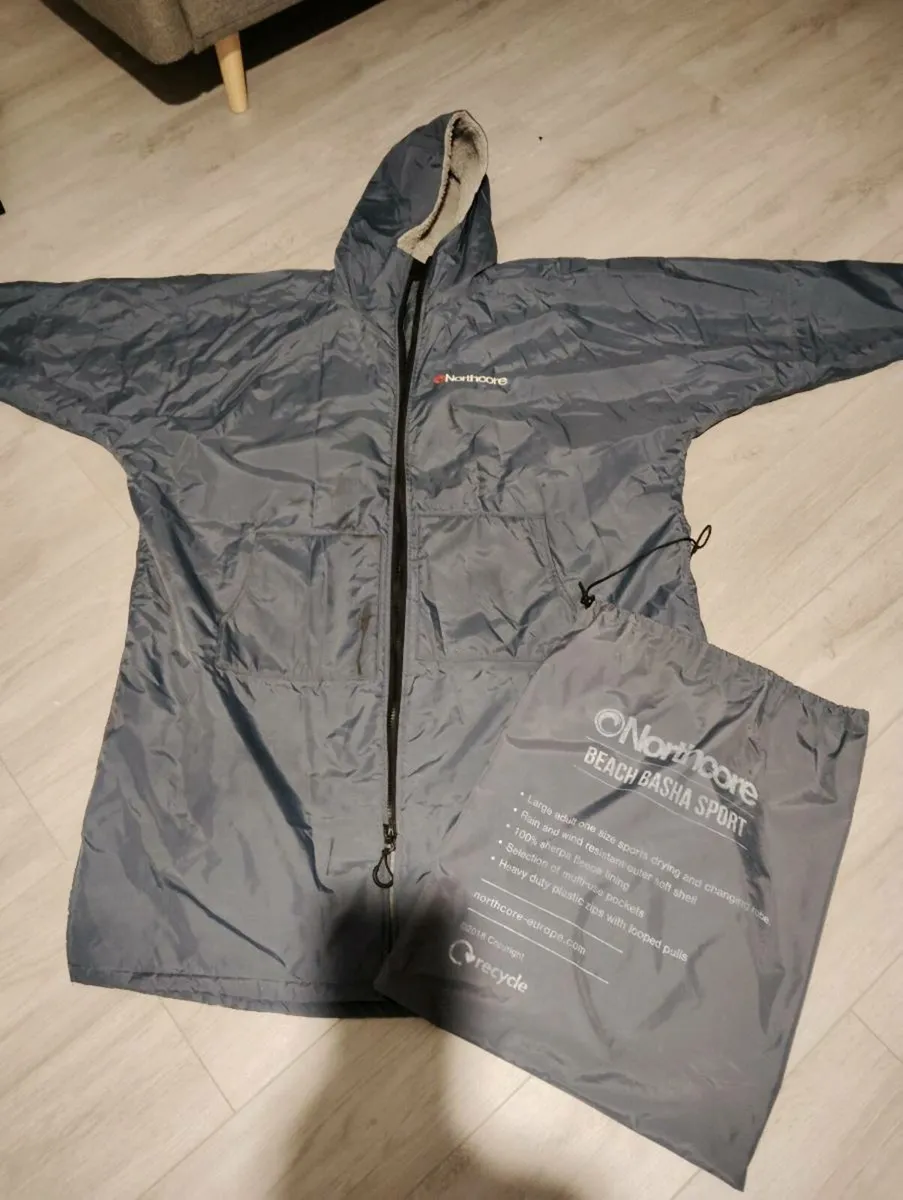 Northcore dry robe - Image 1