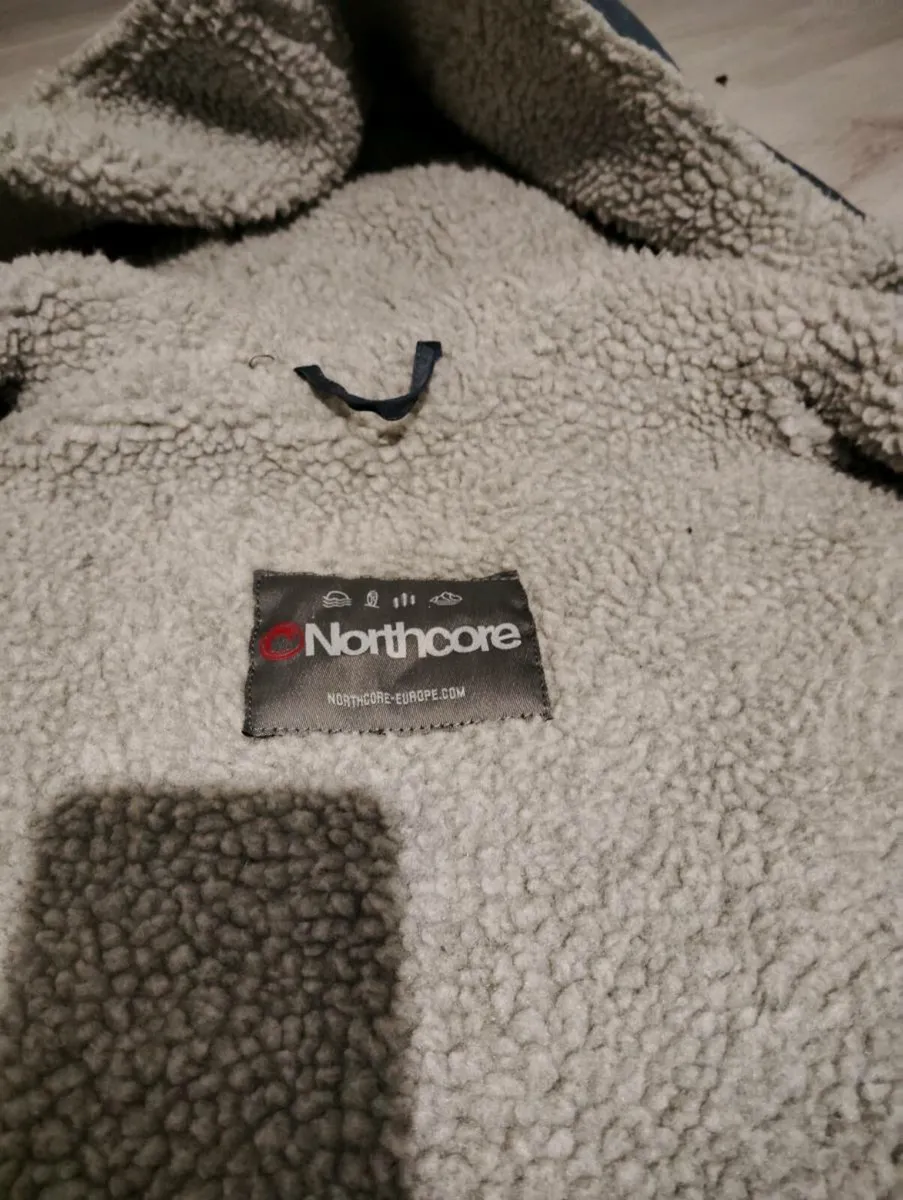 Northcore dry robe - Image 2