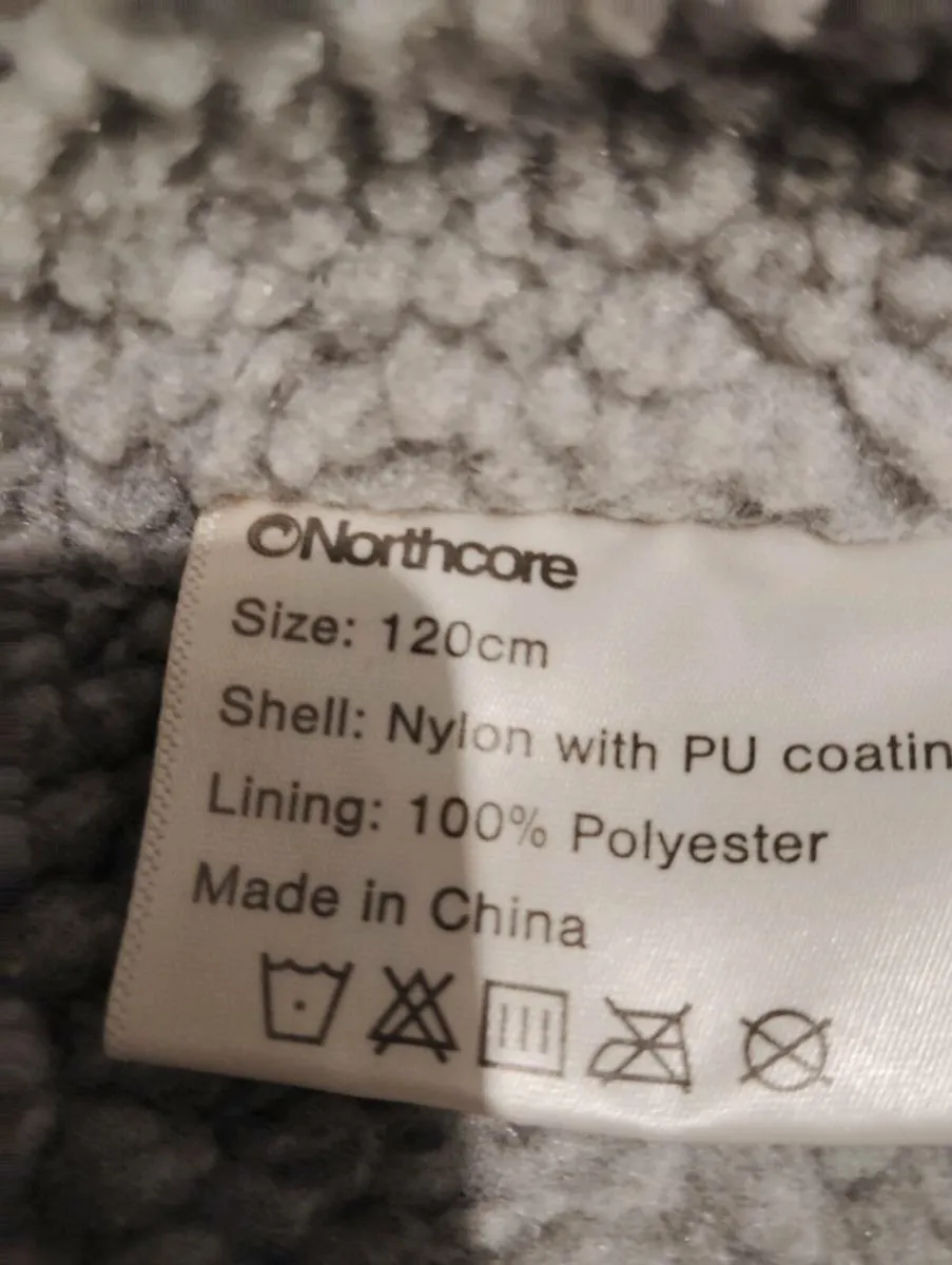 Northcore dry robe - Image 3