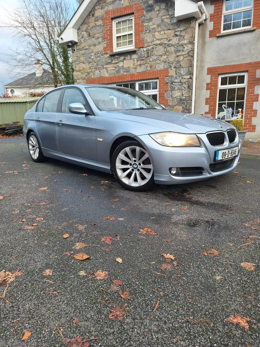 BMW 3-Series 2009 - Image 1