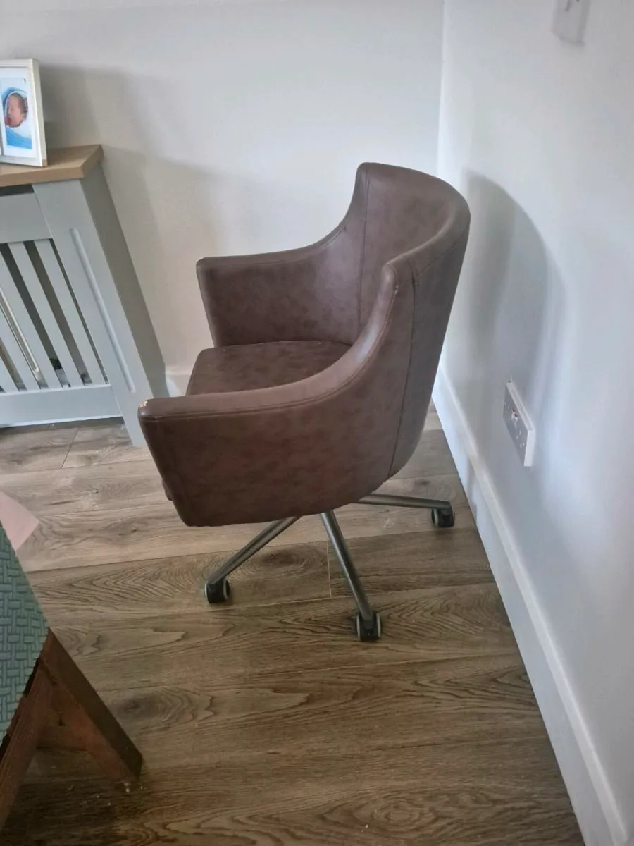 Desk chair - Image 2