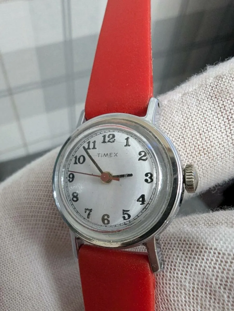 Vintage Timex Mechanical Ladies Watch - Image 1