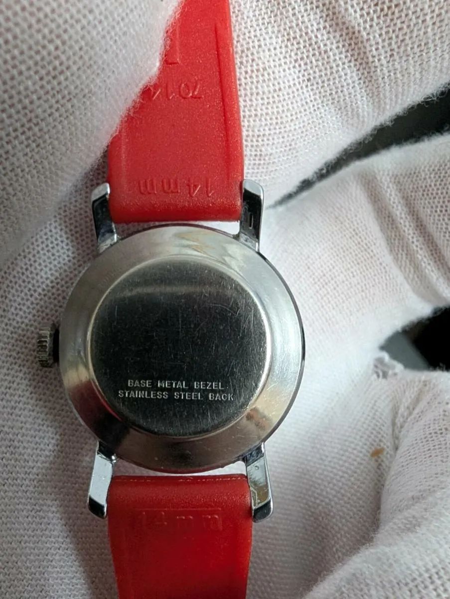 Vintage Timex Mechanical Ladies Watch - Image 2