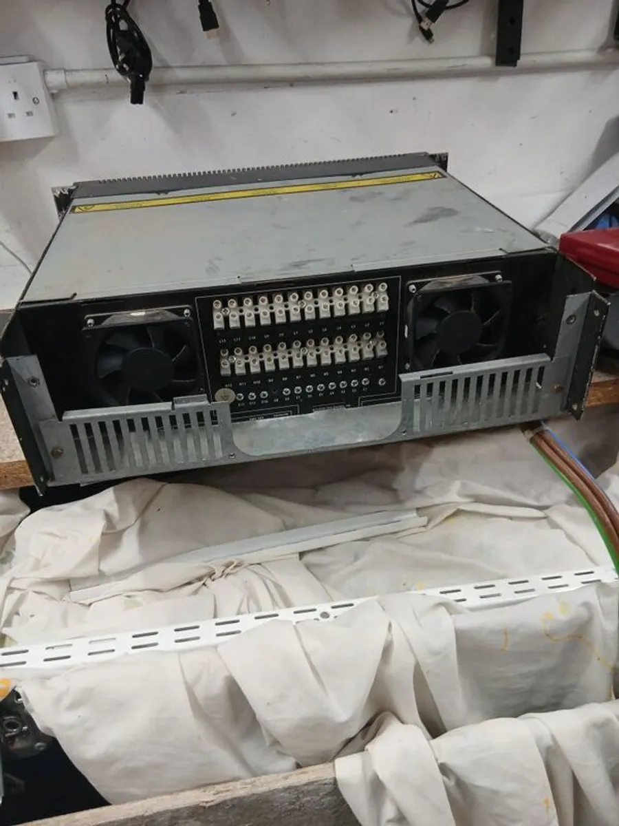 12 way digital 3000w dimmer pack hard wired  rack mounted Zerro 88 - Image 2