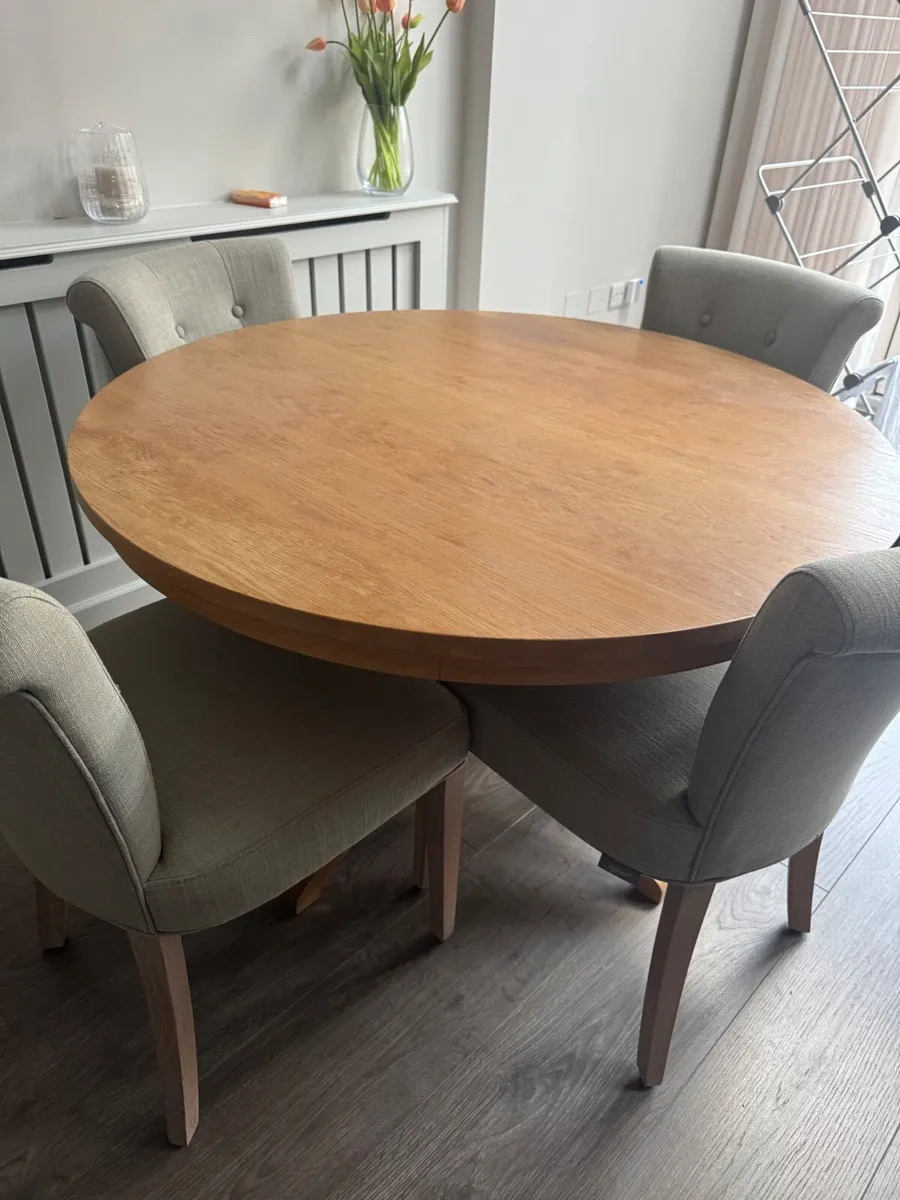 Neptune Henley dining table and Calverston chairs - Image 3