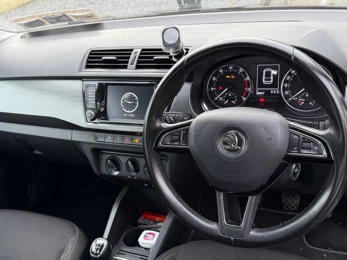 Skoda Fabia Estate Combi 2016.1.0 L MPI - Image 3