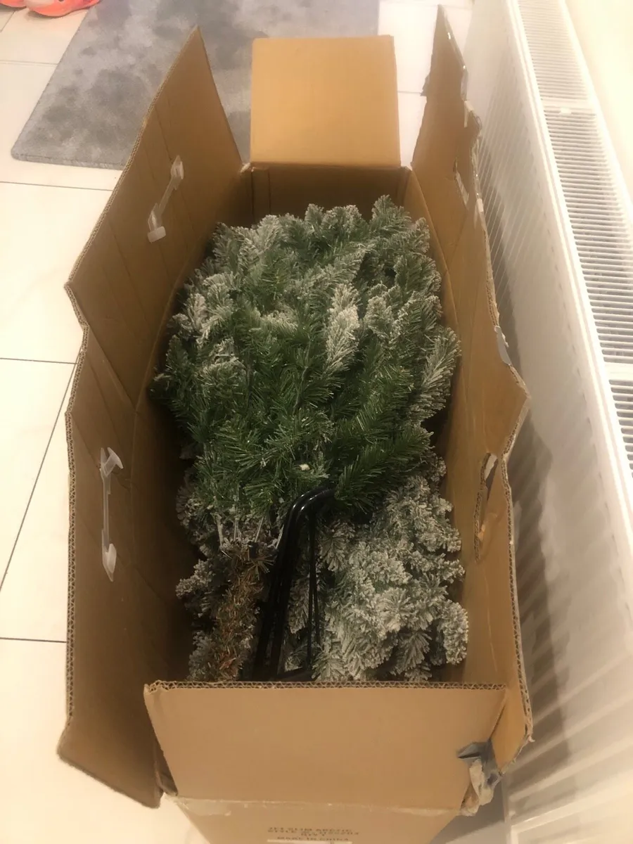 Christmas tree 🎄 - Image 3