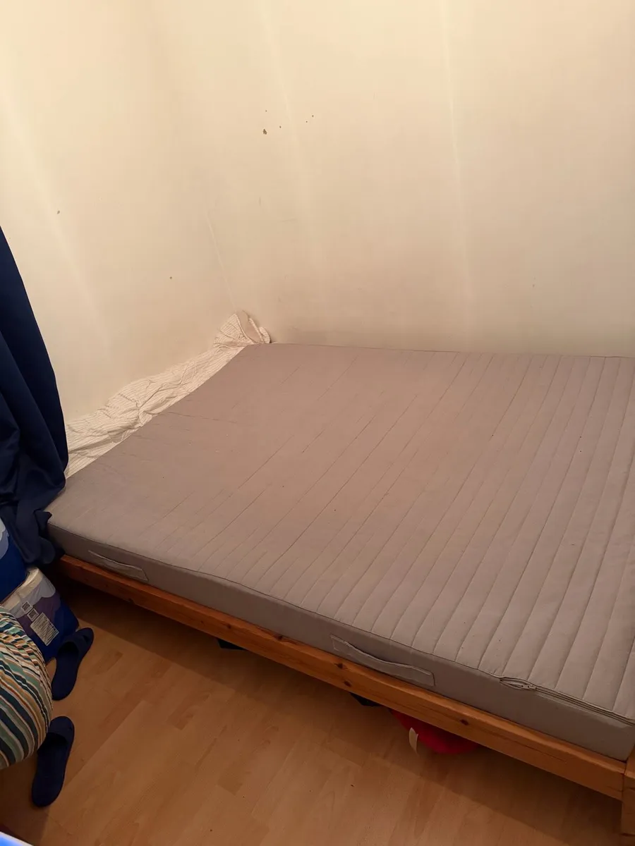 Bed with bed tables - Image 1