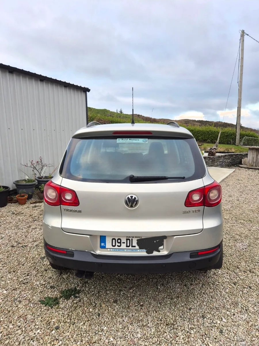 Volkswagen Tiguan SUV 4WD Silver 2009 - Image 4