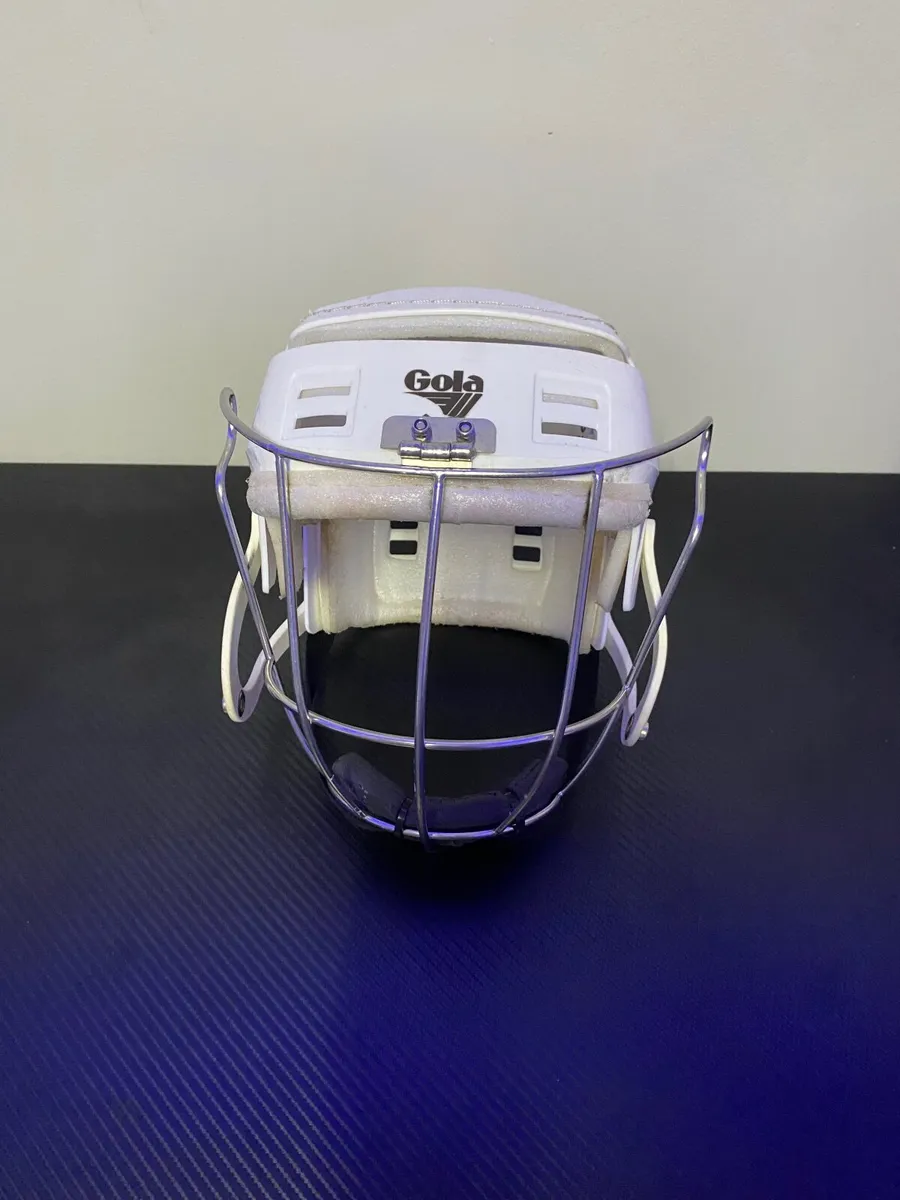 Hurling helmet - Image 1