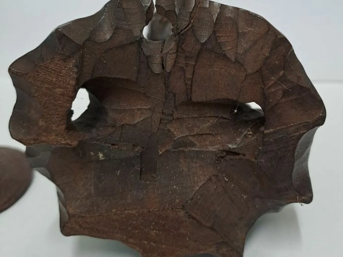 Antique Chinese wooden figurine - Image 2