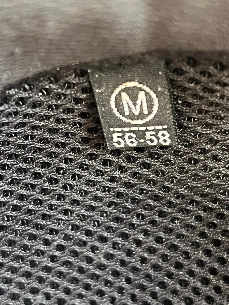 Riding hats - Image 4