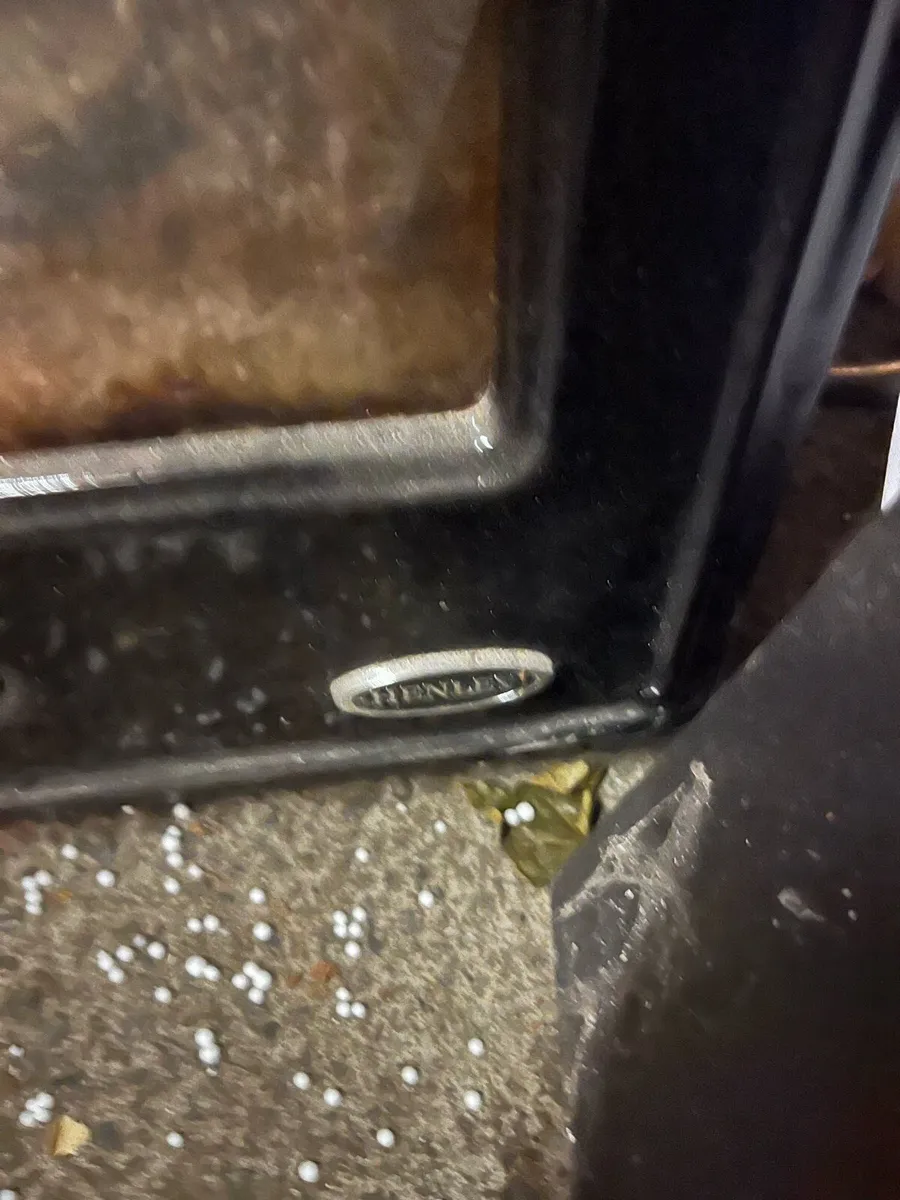 Solid fuel stove Henley - Image 1