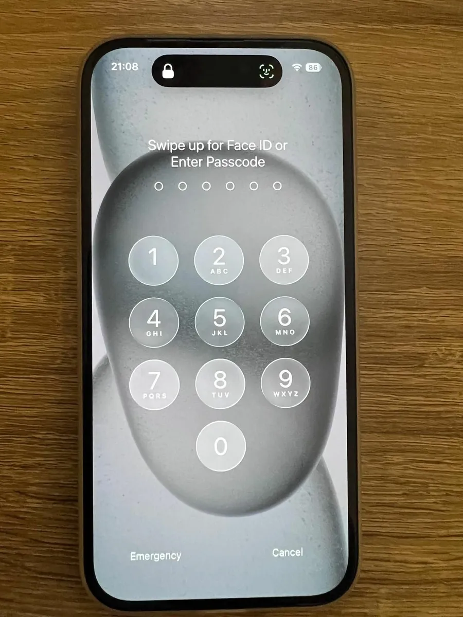 iPhone 15 black 128 GB - Image 2