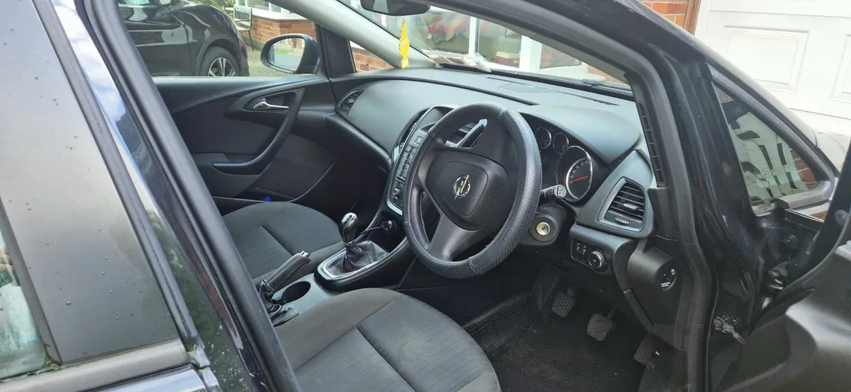 Opel Astra 2015 - Image 4