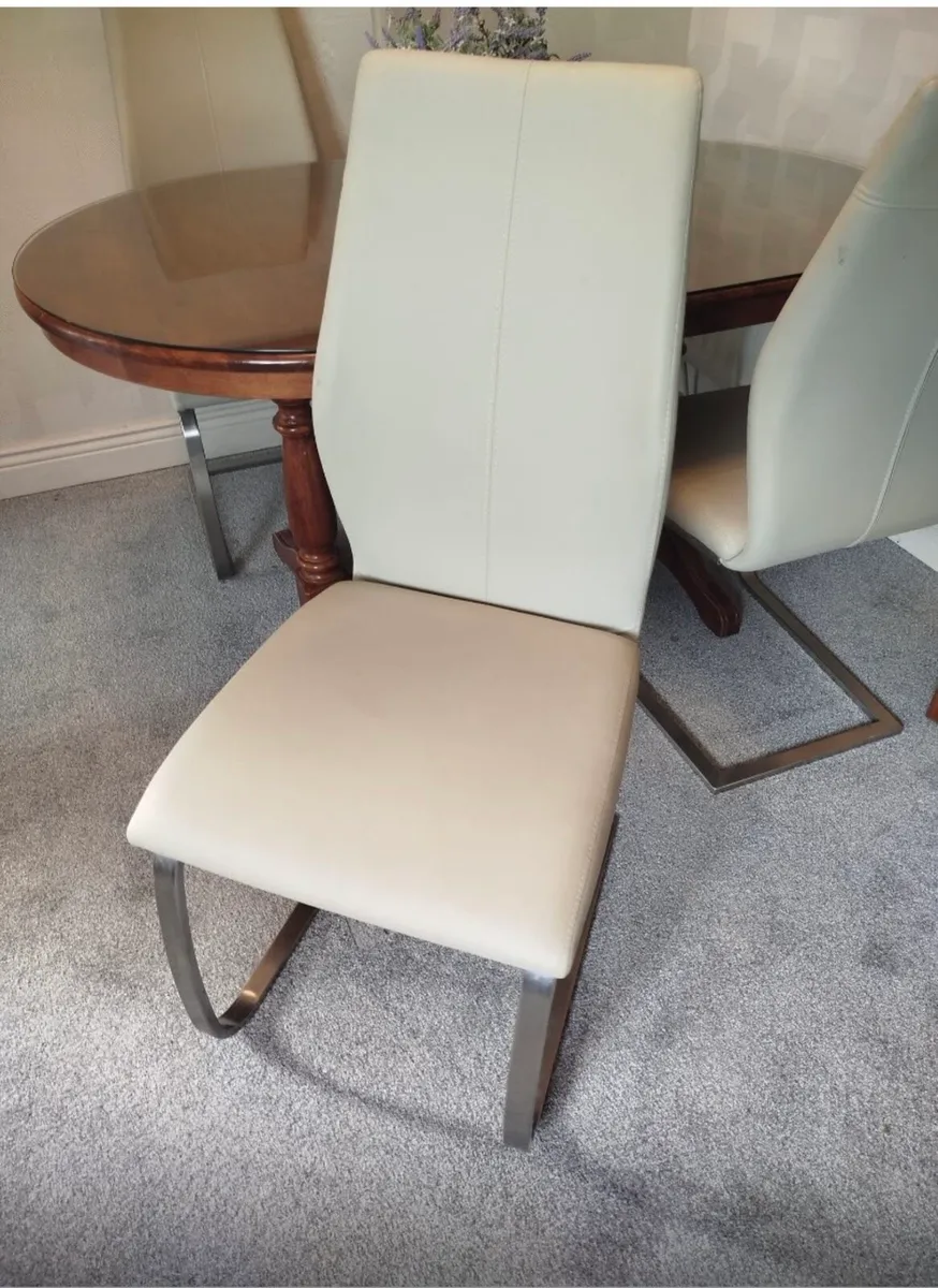 Dining table and chairs - Image 2