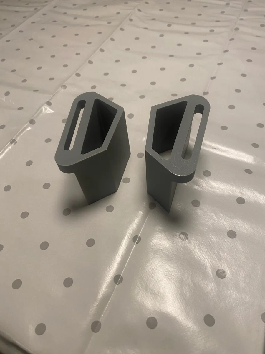 Laptop stand/riser - Image 3