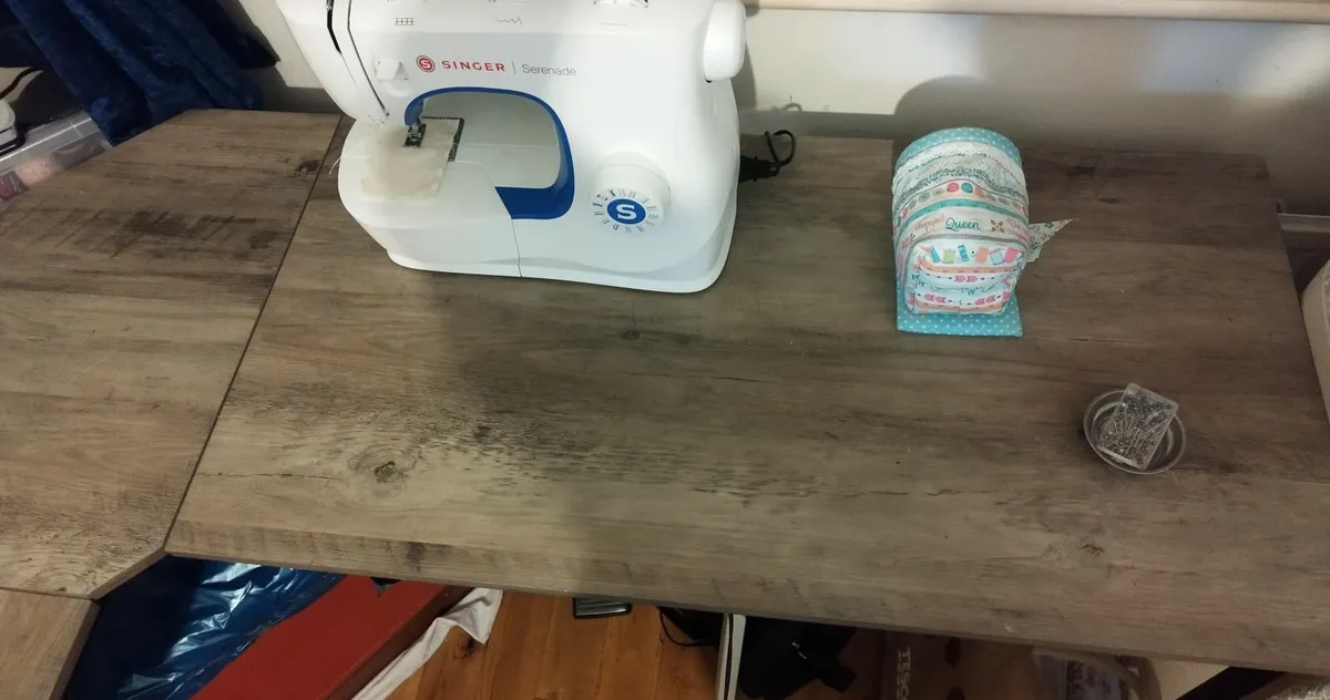 Corner table/desk - Image 3