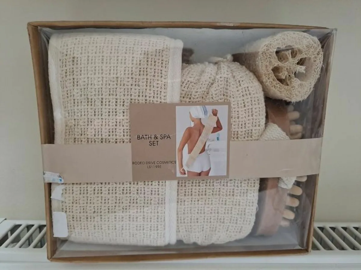 Bath and Spa set - Image 1