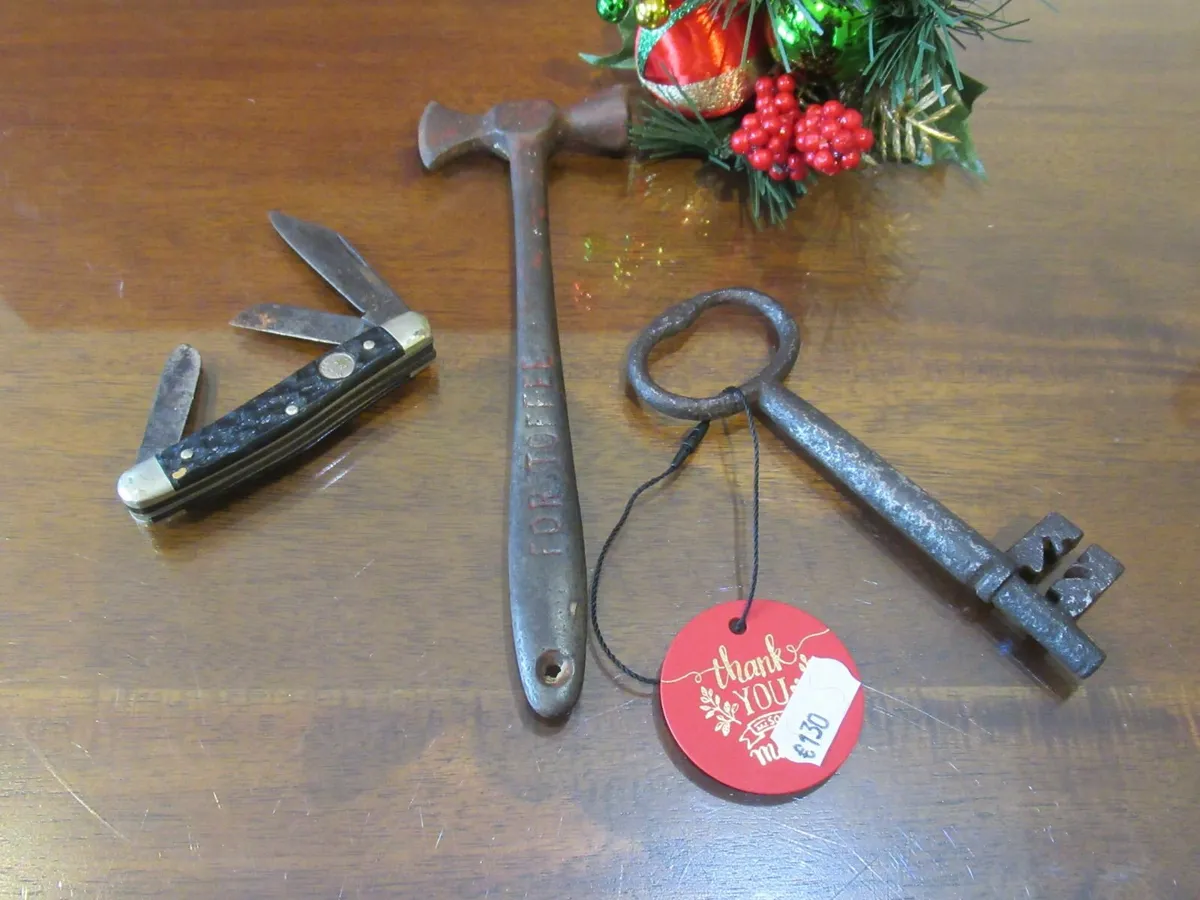antique vintage COTTAGE PUB KEY hammer  kitchen - Image 2