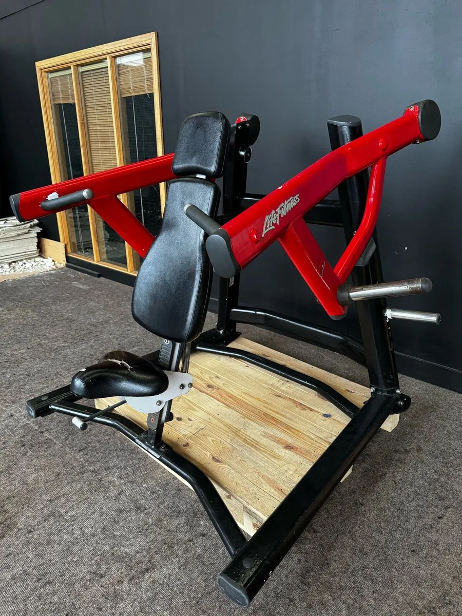 Life fitness shoulder press - Image 1