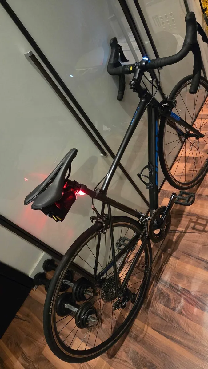 Giant Contend SL1 road bike - Image 4