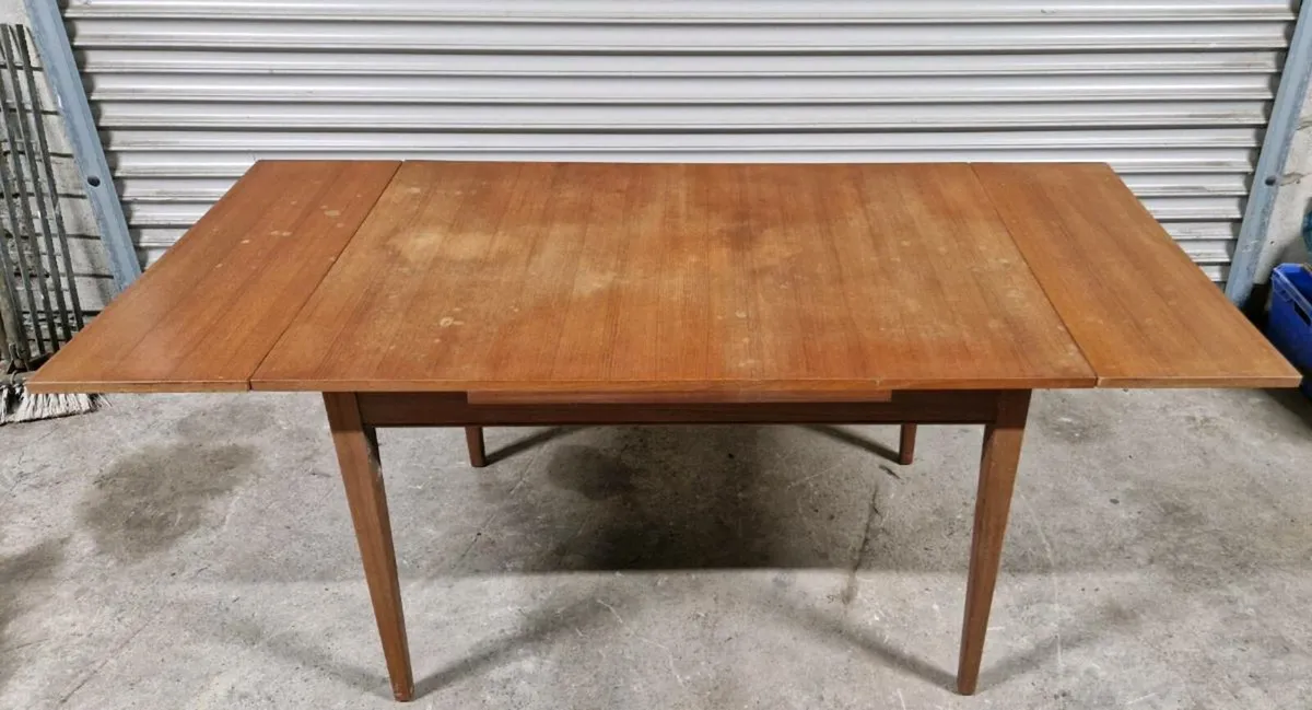 Table and 6 chairs - Image 3