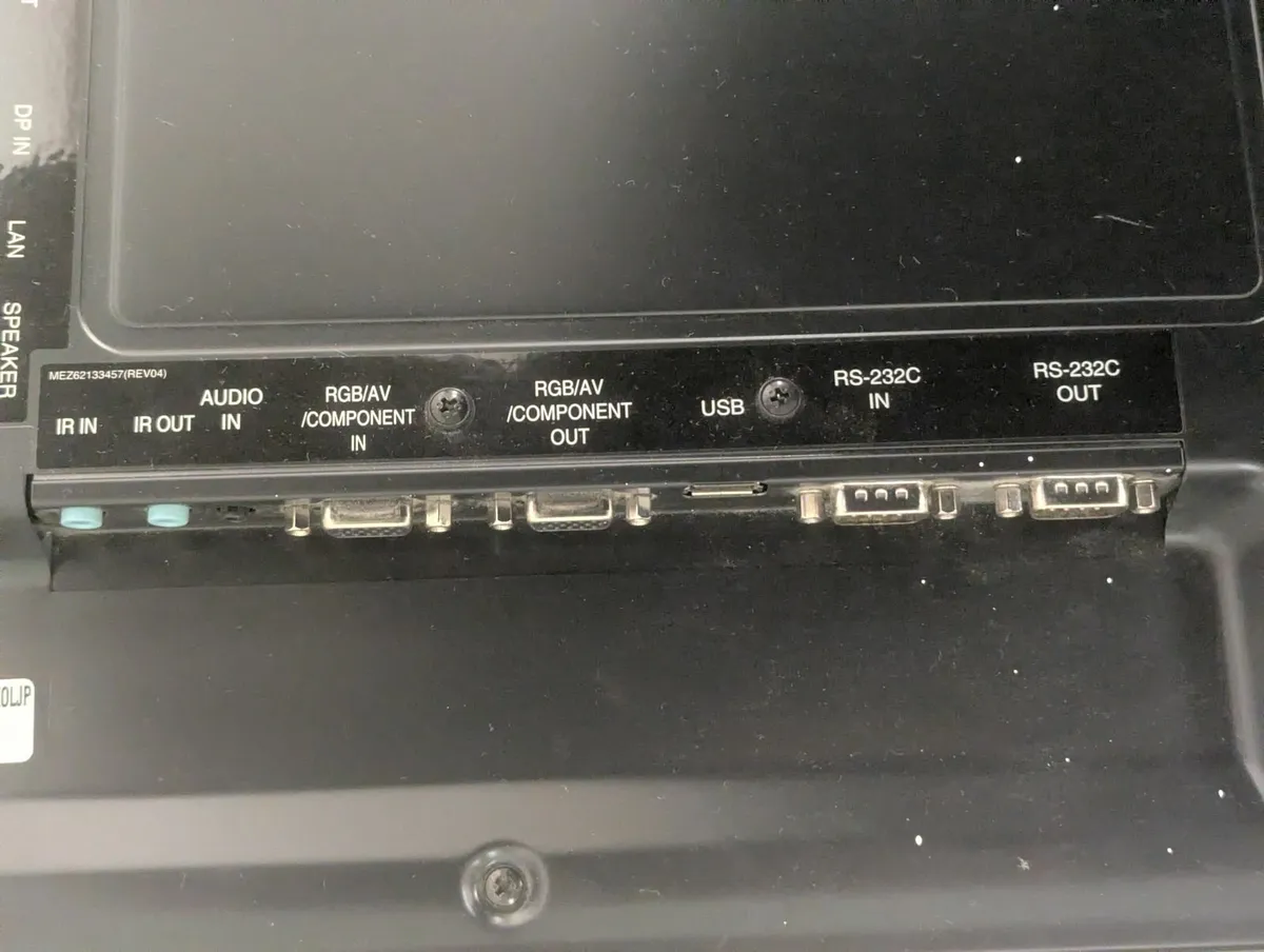 LG 42 inch PC Monitor / Digital Signage - Image 4