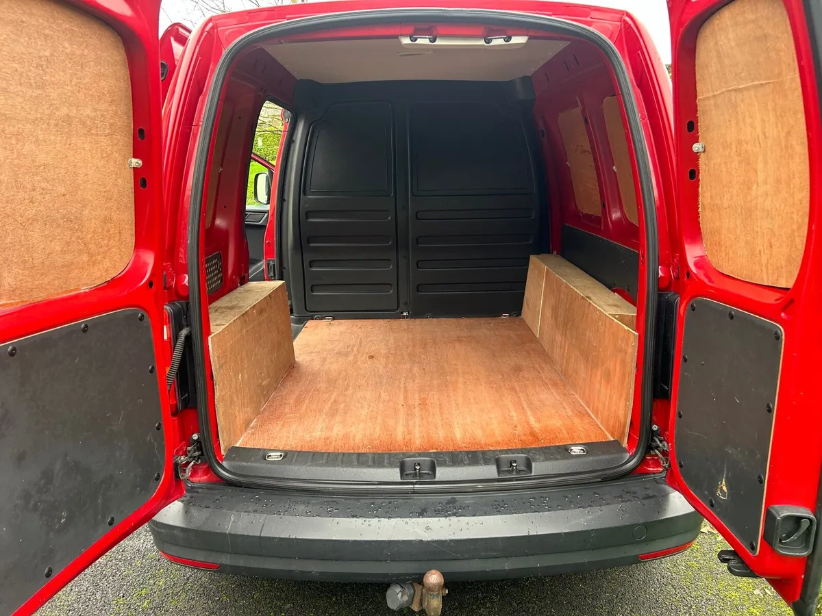 VOLKSWAGEN CADDY 1.6 TDI VERY LOW KMS  IMMACULATE - Image 4