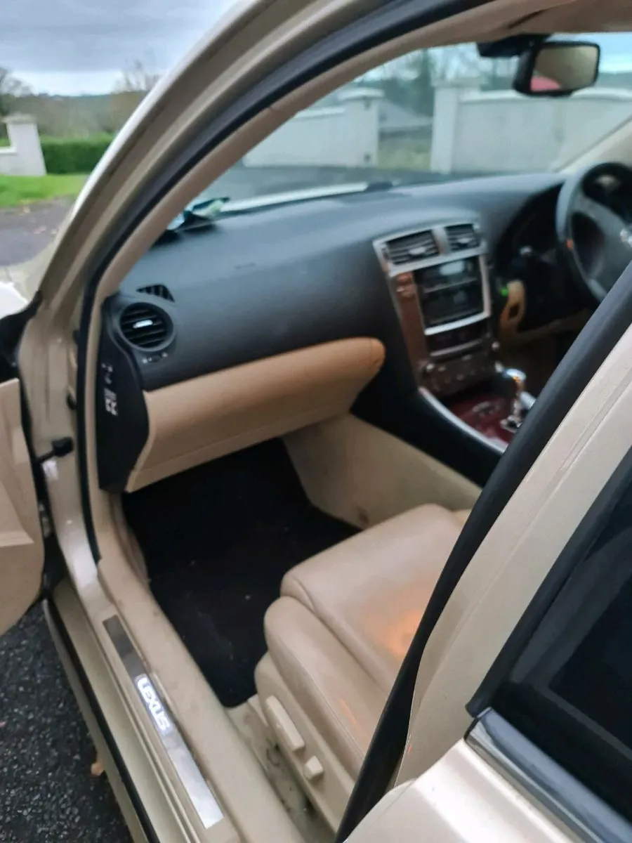 Lexus IS250 - Image 3