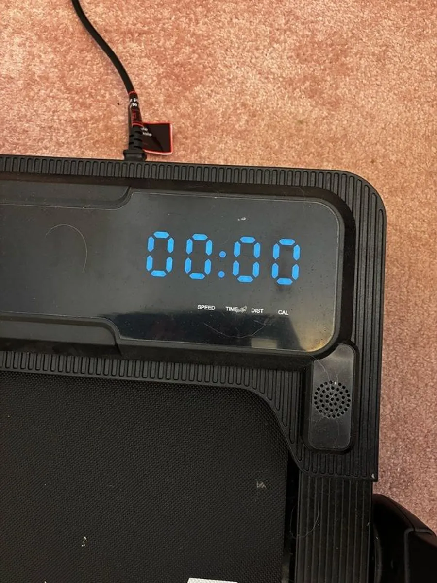 Foldable treadmill - Image 2